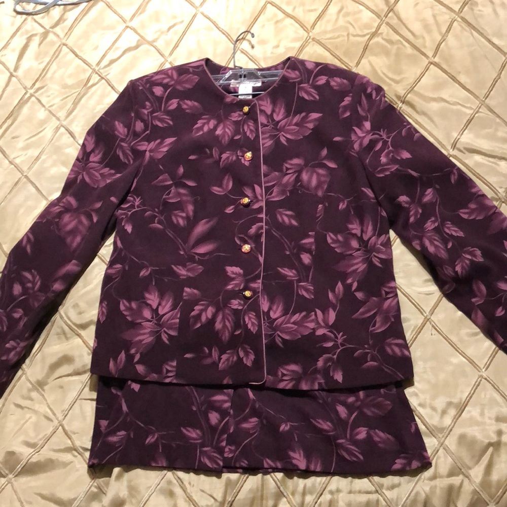 Drapers and Damon’s size 14 plum color two piece skirt suit
